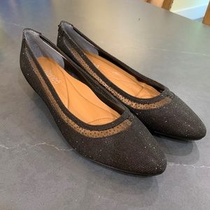 j. Renee TIMOROA women's low pump